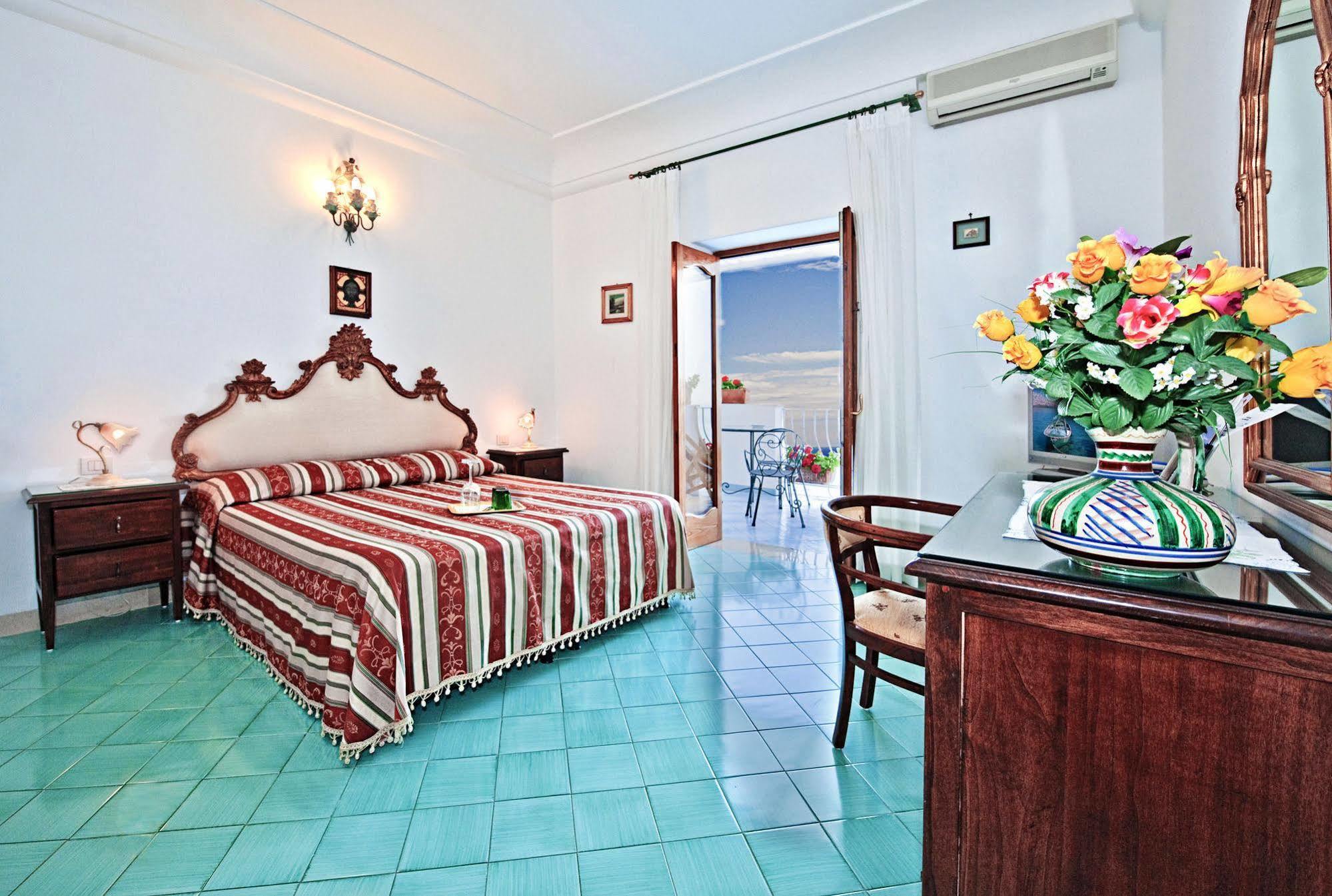 La Rosa Dei Venti Aparthotel Positano Bagian luar foto