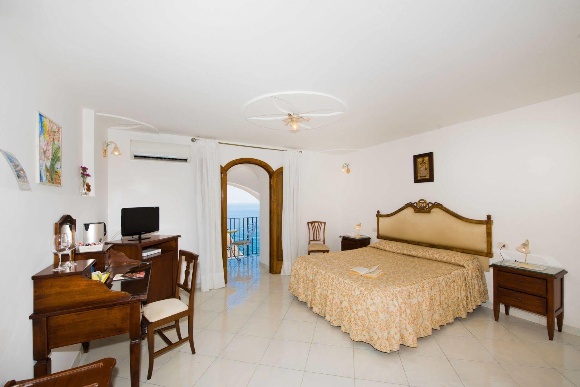 La Rosa Dei Venti Aparthotel Positano Bagian luar foto