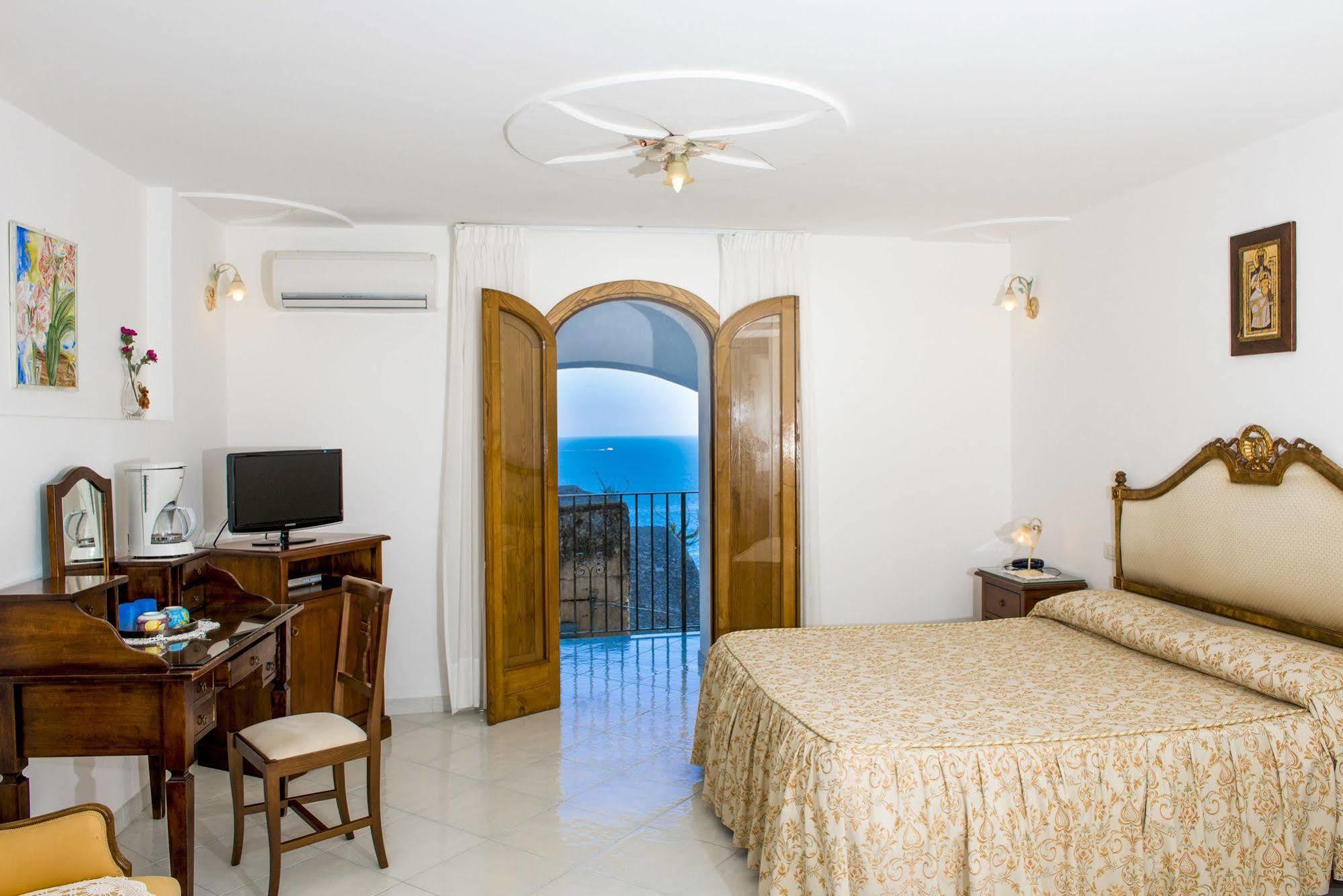 La Rosa Dei Venti Aparthotel Positano Bagian luar foto